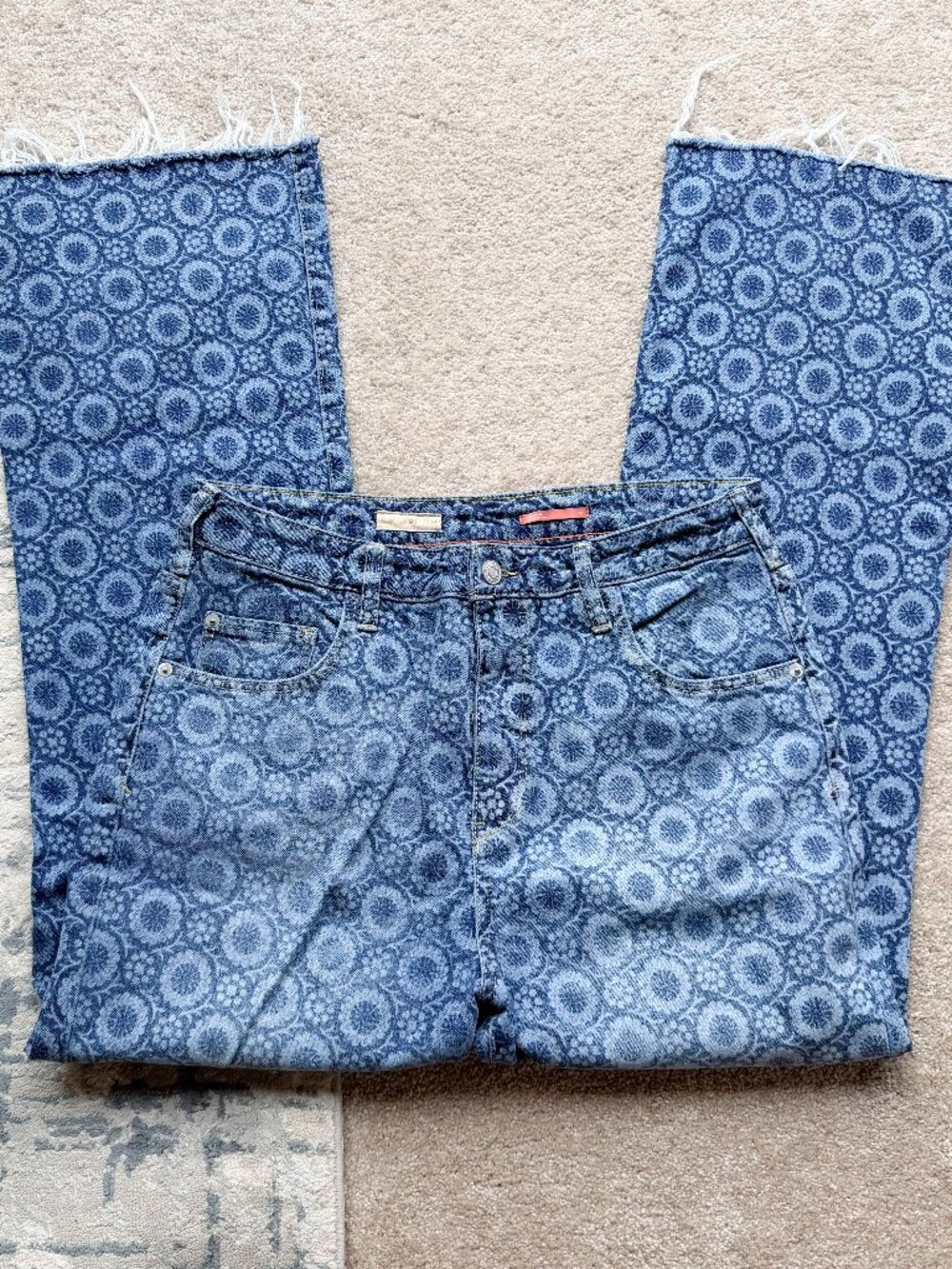 Anthropologie Pilcro "The Icon" Medallion Floral Print Flare Jeans - Size 29
